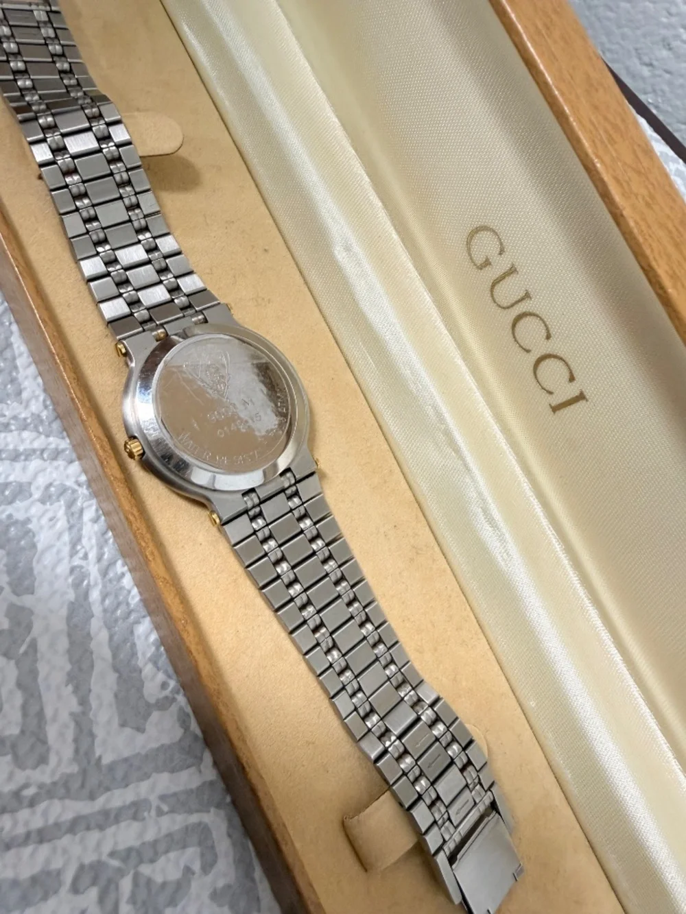 Authentic Gucci 9000M Watch